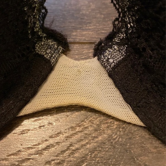 Vera Wang Bra 34C - Picture 3 of 8